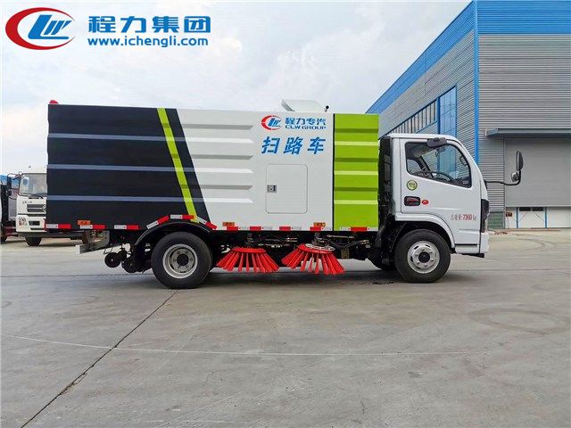 國六東風5方小型掃路車