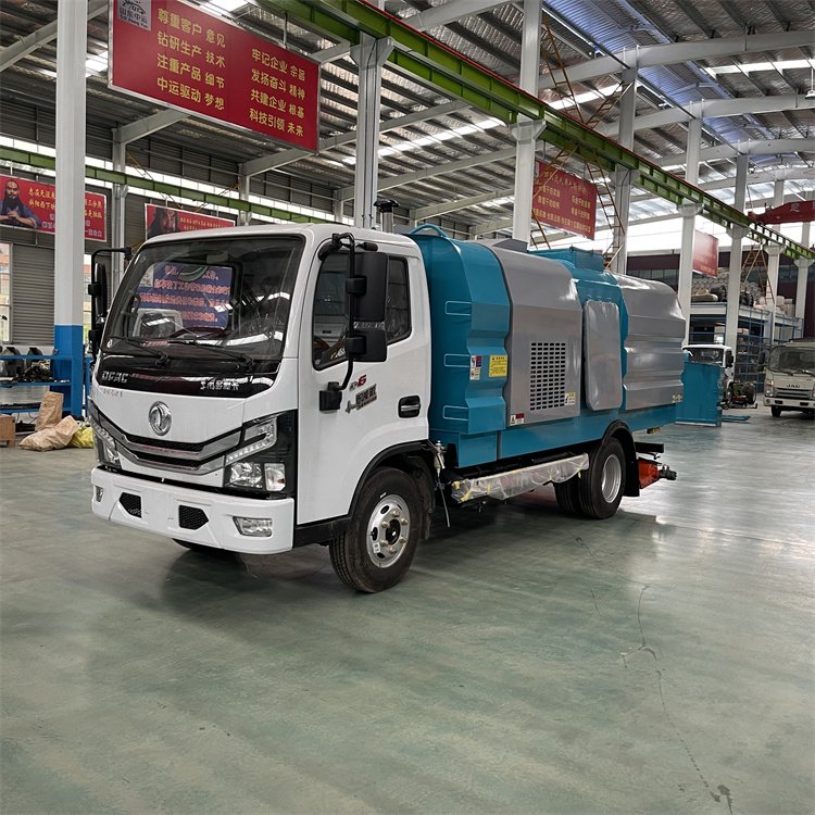 東風(fēng)多利卡5方后置滾刷式吸塵車