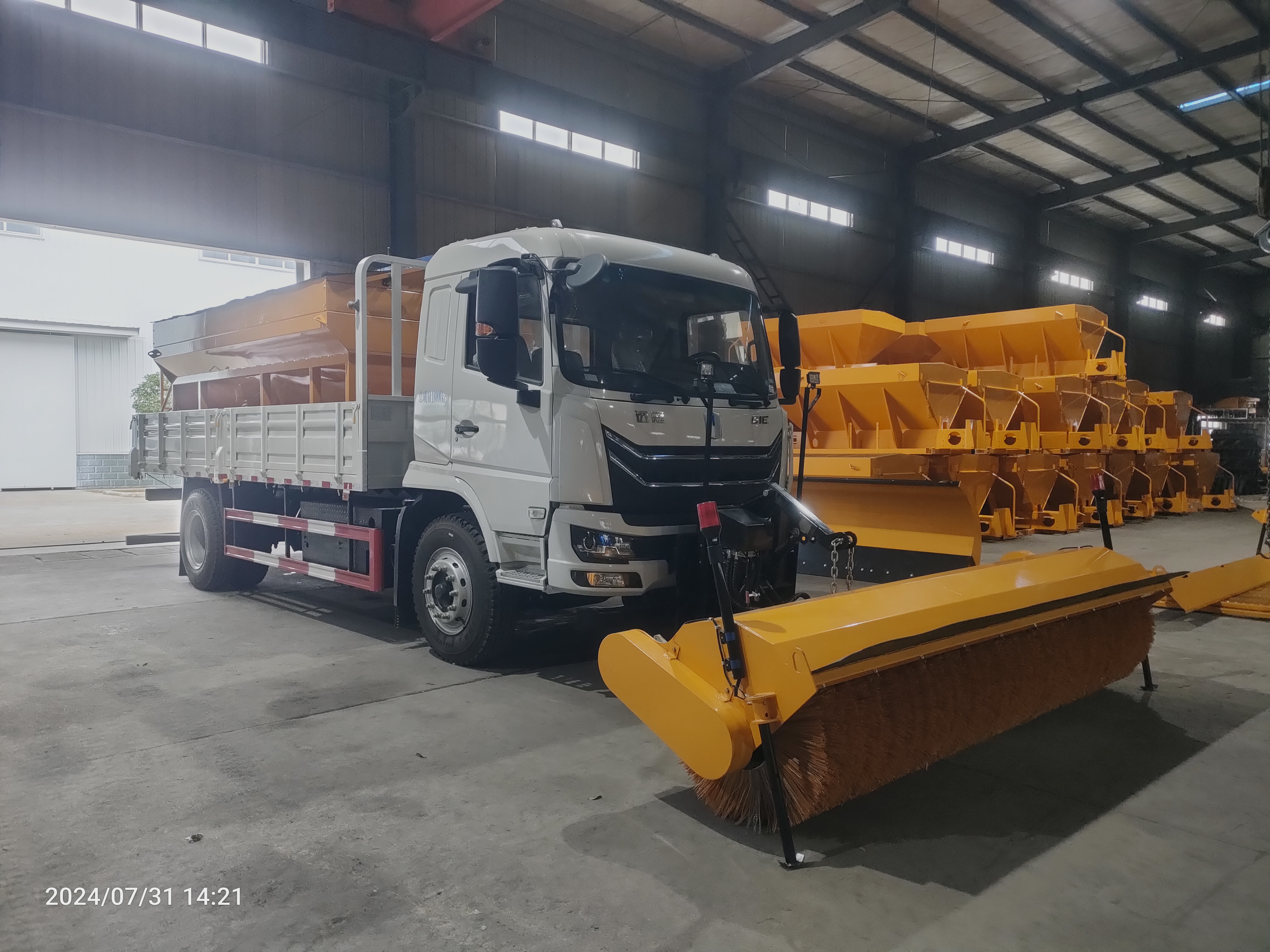 18噸新能源純電動(dòng)除雪車